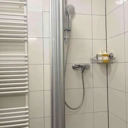 Apartment Zentral Gelegenes 5 Minuten Hbf *